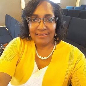 Meet your Posher, Rena